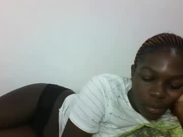 Hotcutetracie Chaturbate stream image from October 07, 2025
