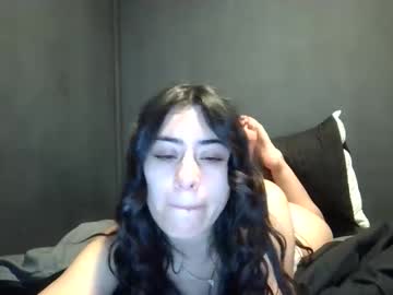 Ctlnblls Chaturbate stream image from October 07, 2025