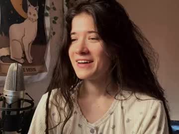 Annieaimee Chaturbate stream image from October 07, 2025