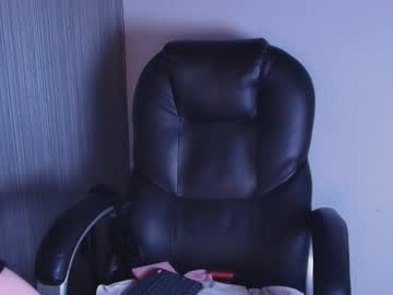 Mollyycrystal Chaturbate stream image from October 07, 2025