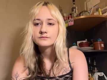 Clementinehollner Chaturbate stream image from October 07, 2025