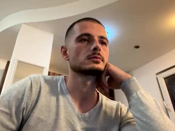 Kyravee Chaturbate stream image from October 07, 2025
