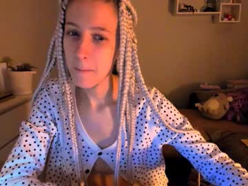Skyewavy Chaturbate stream image from October 07, 2025