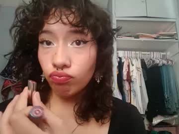 Xsillymillyx Chaturbate stream image from October 07, 2025