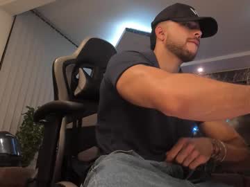 Camilowatson Chaturbate stream image from October 08, 2025
