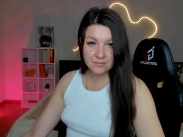 Mood_Berry Chaturbate stream image from October 08, 2025