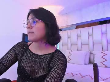 Annaralein Chaturbate stream image from October 08, 2025