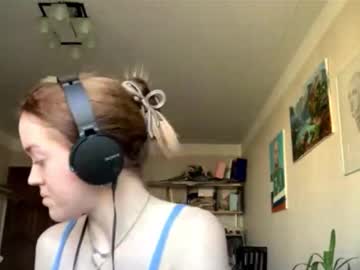 Mckenziemoitoza Chaturbate stream image from October 08, 2025