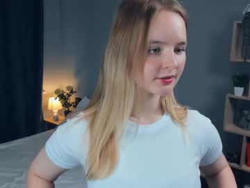 Roxysaults Chaturbate stream image from October 08, 2025
