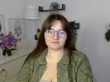 Julie_Extasy Chaturbate stream image from October 08, 2025