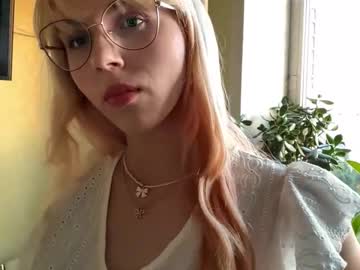 Donettastrowbridge Chaturbate stream image from October 08, 2025