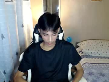 Fineboii_Rey18 Chaturbate stream image from October 08, 2025
