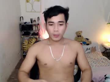 Urpinoy_Cummer Chaturbate stream image from October 08, 2025