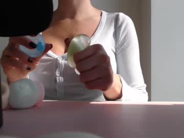 Annnabee Chaturbate stream image from October 08, 2025