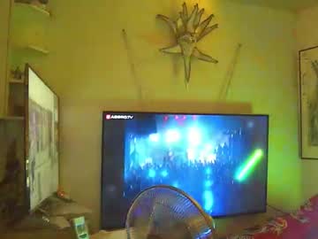 Foxxxy_71 Chaturbate stream image from October 08, 2025