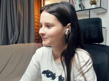 Puremelody Chaturbate stream image from October 08, 2025