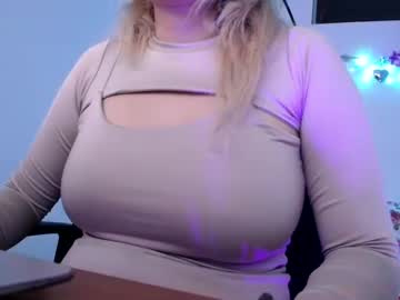 Scarlet_Whisper Chaturbate stream image from October 08, 2025