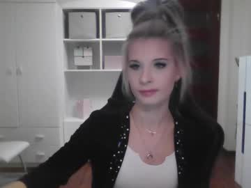 Kristineamore Chaturbate stream image from October 09, 2025