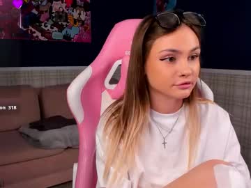 Karina_Broks Chaturbate stream image from October 09, 2025