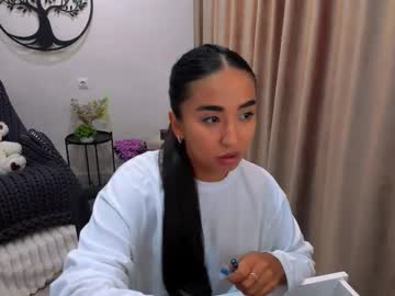 Worldofkim Chaturbate stream image from October 09, 2025
