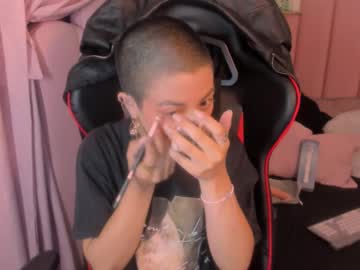 Lunarichy Chaturbate stream image from October 09, 2025