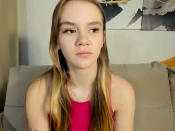 Schoolg1rl Chaturbate stream image from October 09, 2025