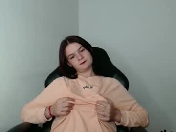 Izzyflame18 Chaturbate stream image from October 09, 2025
