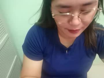 Kiray20 Chaturbate stream image from October 10, 2025