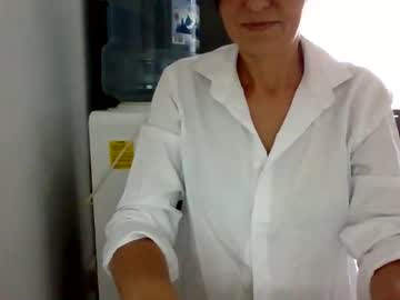 Hellenella Chaturbate stream image from October 10, 2025