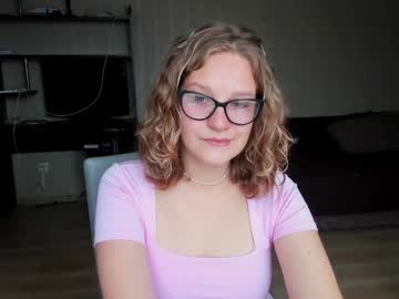 Lumi_Bloomi Chaturbate stream image from October 10, 2025