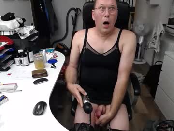 Slutmikaella Chaturbate stream image from October 10, 2025
