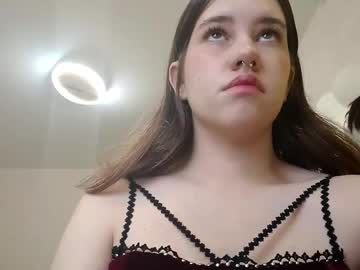 Mollyrass Chaturbate stream image from October 10, 2025
