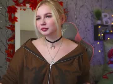Moon_Valkyriie Chaturbate stream image from October 10, 2025