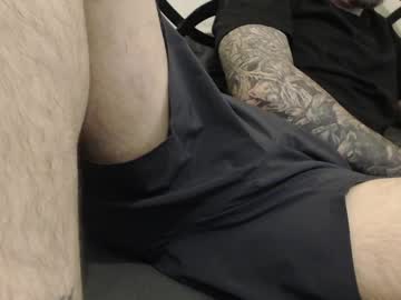 Iloveit32 Chaturbate stream image from October 10, 2025