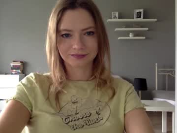 Lux_Millie Chaturbate stream image from October 10, 2025
