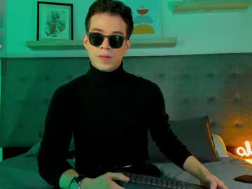 Therealmartincox Chaturbate stream image from October 10, 2025