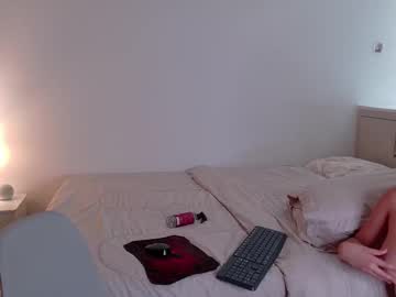 Hipshannah Chaturbate stream image from October 10, 2025