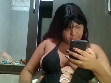 Lunawollf Chaturbate stream image from October 10, 2025
