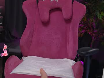 Nikadinny Chaturbate stream image from October 11, 2025