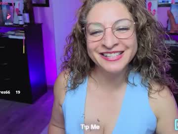 Gloriacrespo Chaturbate stream image from October 11, 2025