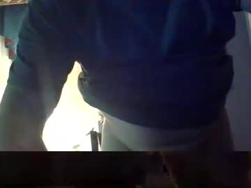 Williehardwood Chaturbate stream image from October 11, 2025