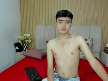 Alejocortesz Chaturbate stream image from October 11, 2025