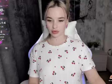 Kirakrox Chaturbate stream image from October 11, 2025