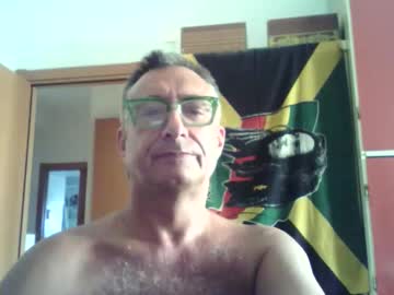 Massimoxsempre Chaturbate stream image from October 11, 2025