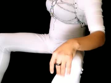 Plus1dwt Chaturbate stream image from October 11, 2025