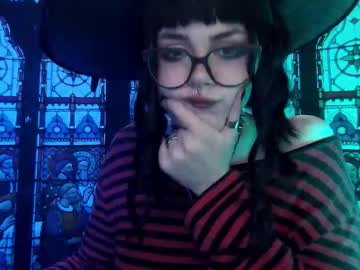Molly_Crow Chaturbate stream image from October 11, 2025