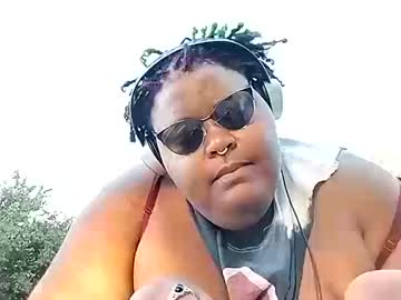 Bluedesiret420 Chaturbate stream image from October 11, 2025