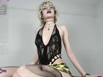 Redvelvettyy Chaturbate stream image from October 12, 2025