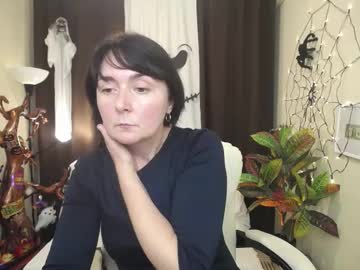 Vivianguchih Chaturbate stream image from October 12, 2025