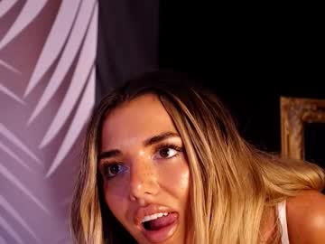 Clarahazell Chaturbate stream image from October 12, 2025